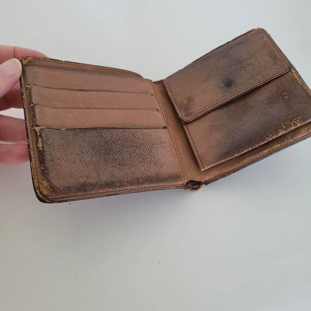 Vintage Louis Vuitton Men's‎ LV Brown Bi-Fold Leather Wallet Monogram Classic